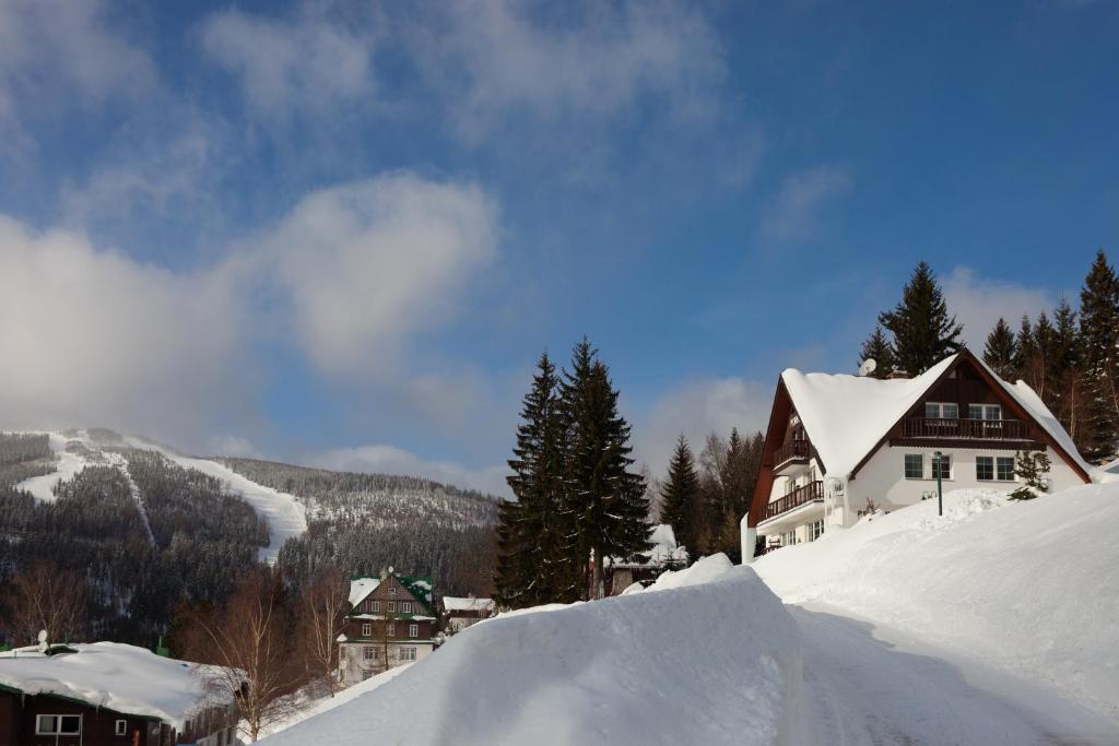 Hotel Pension Fuka Špindlerŭv Mlýn Exterior foto